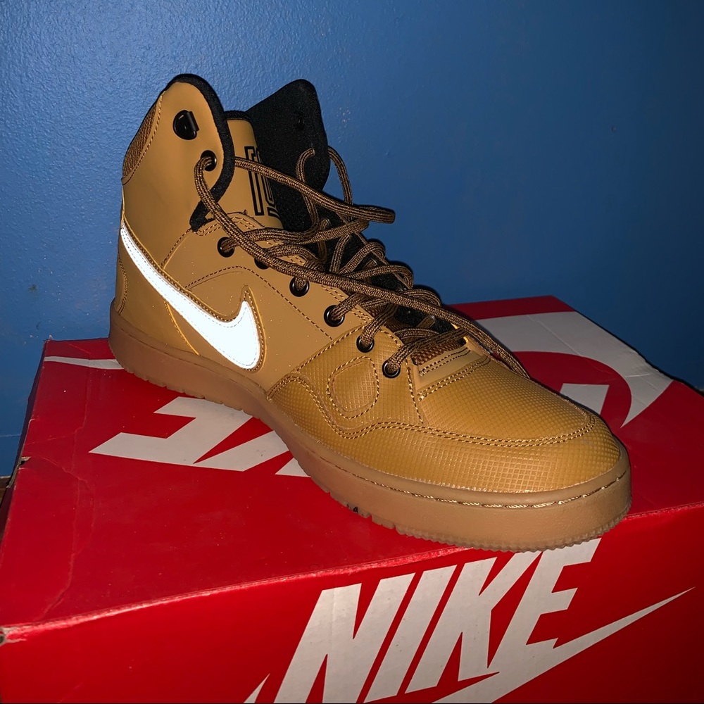 Son of Force Mid Winter Nike shoes